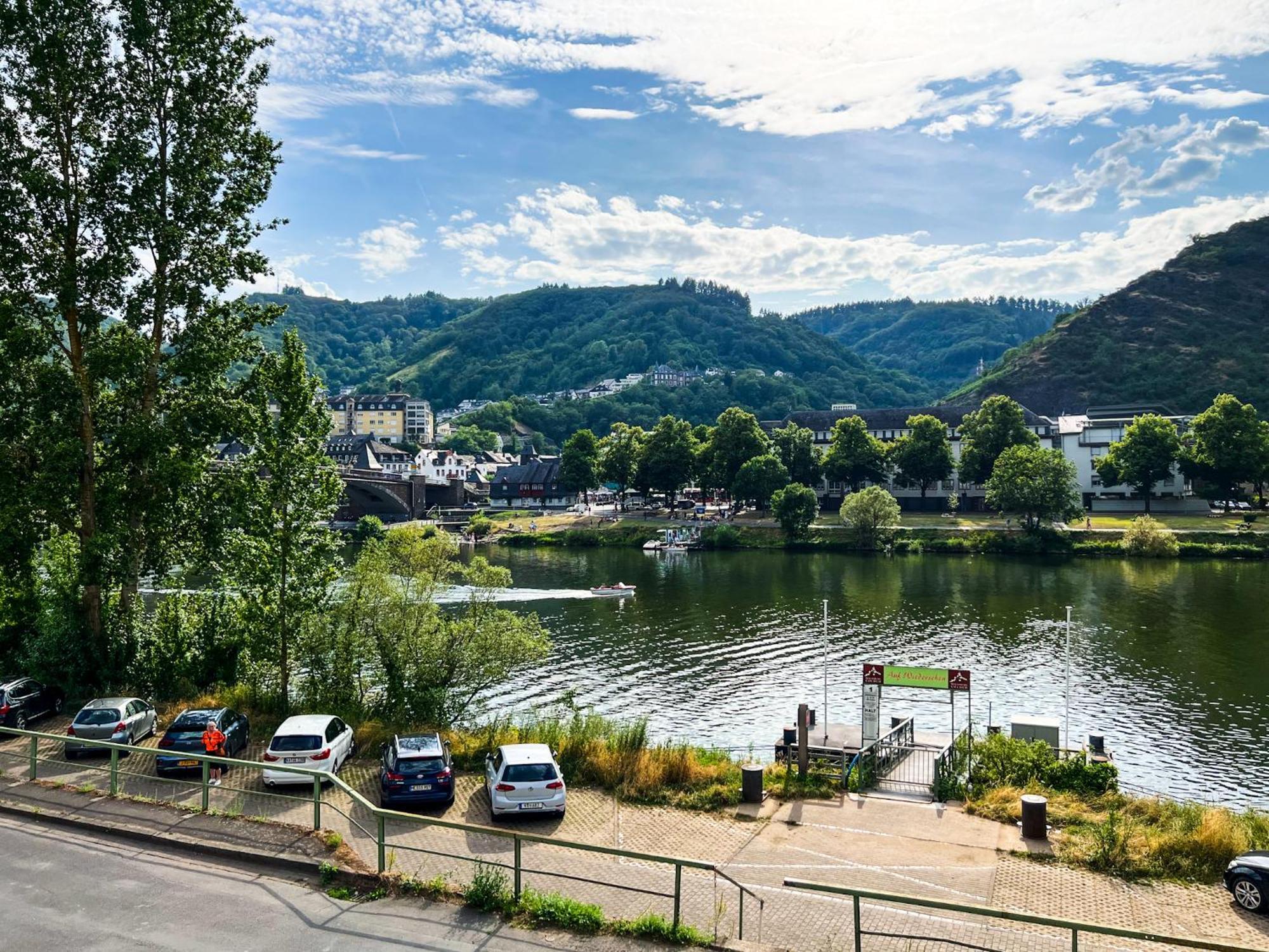 Moselblick I Ad Reichsburg Parkplatz 100M Marktplatz コッヘム エクステリア 写真